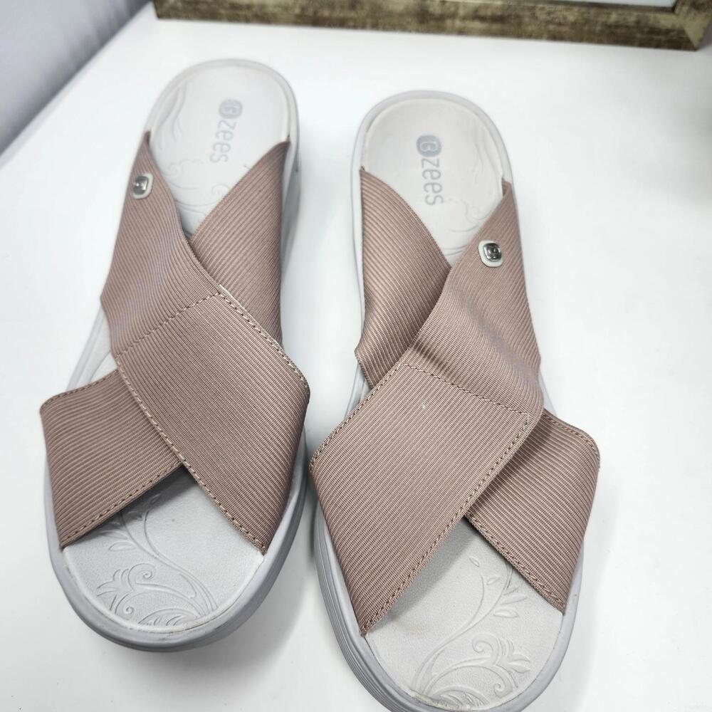 Bzees Desire Mauve Fabric Upper Cross Band Wedge Comfort Slide Sandals Size 9